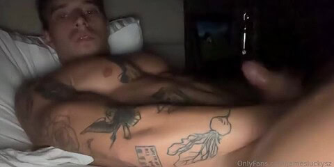 Late night jerk off in bed and shooting a load over myself – James Hilerio (james2xlh)